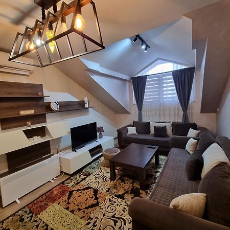 Avio Apartmani 2018 Novi Pazar Ruang foto