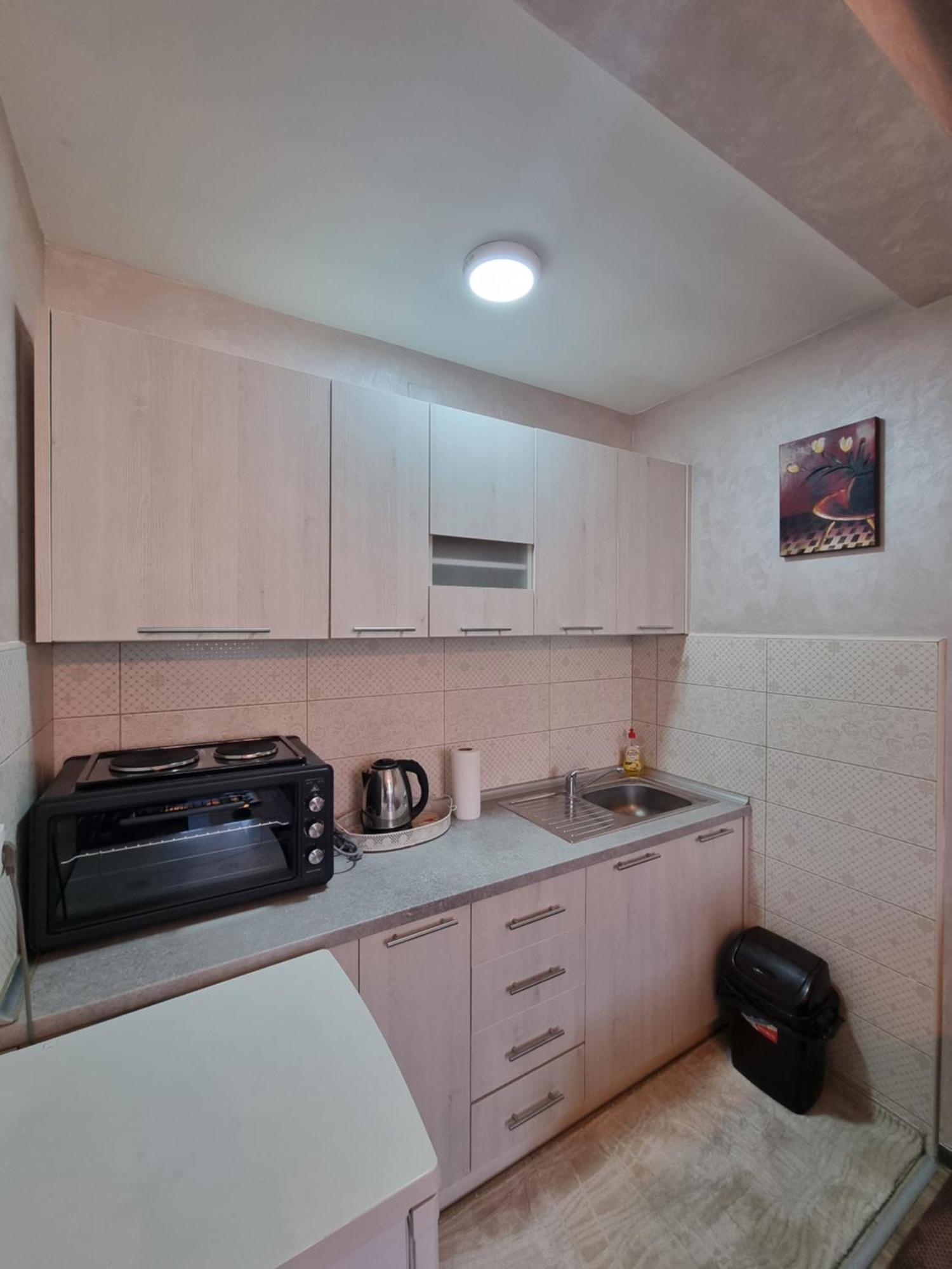 Avio Apartmani 2018 Novi Pazar Ruang foto